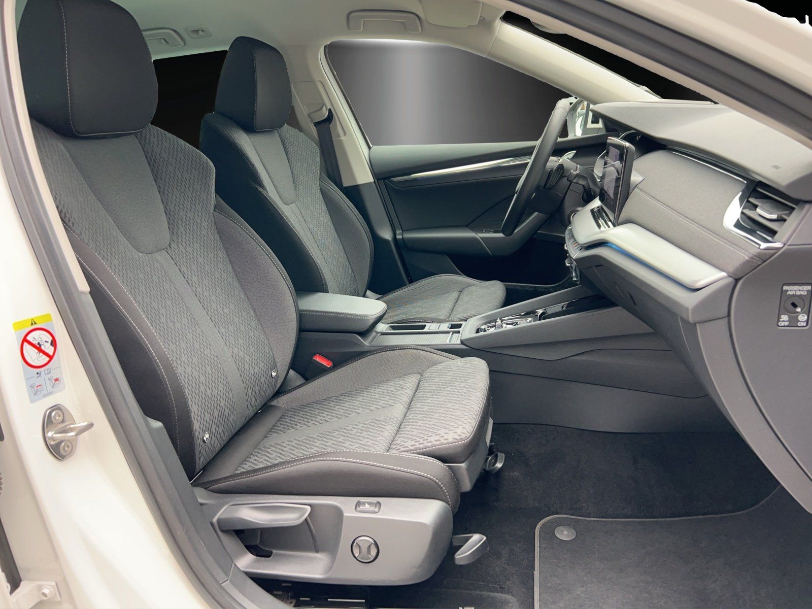 Fahrzeugabbildung SKODA Octavia Combi 1.4 TSI DSG iV Style/KAMERA/ACC/