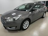 Ford Focus Turnier Titanium*PDC*AC*BIXENON*STZHZ*LMF* - mit Diesel-Antrieb: mit Navigationssystem