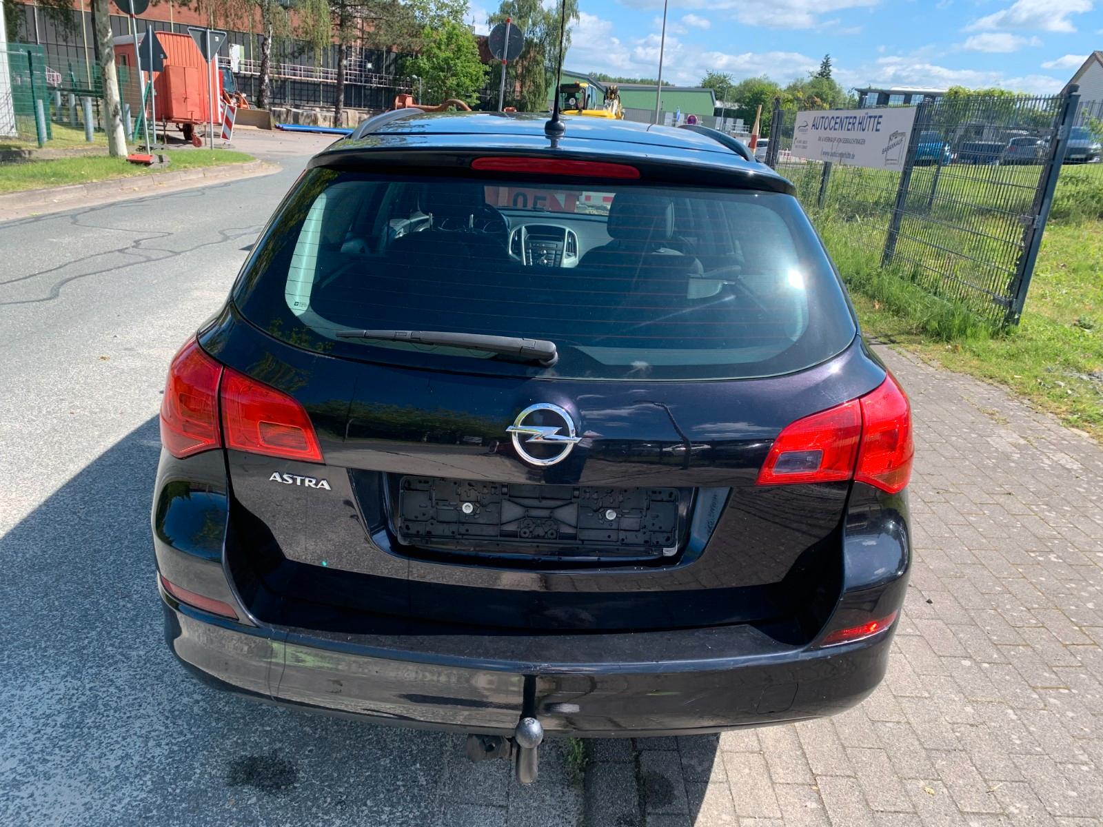 Opel Astra 2011 — engine 1.598 cm³, 116 HP (85kW)