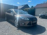Ford Focus Turnier Titanium - Ford Focus aus 2012 mit Diesel-Antrieb: Kombi