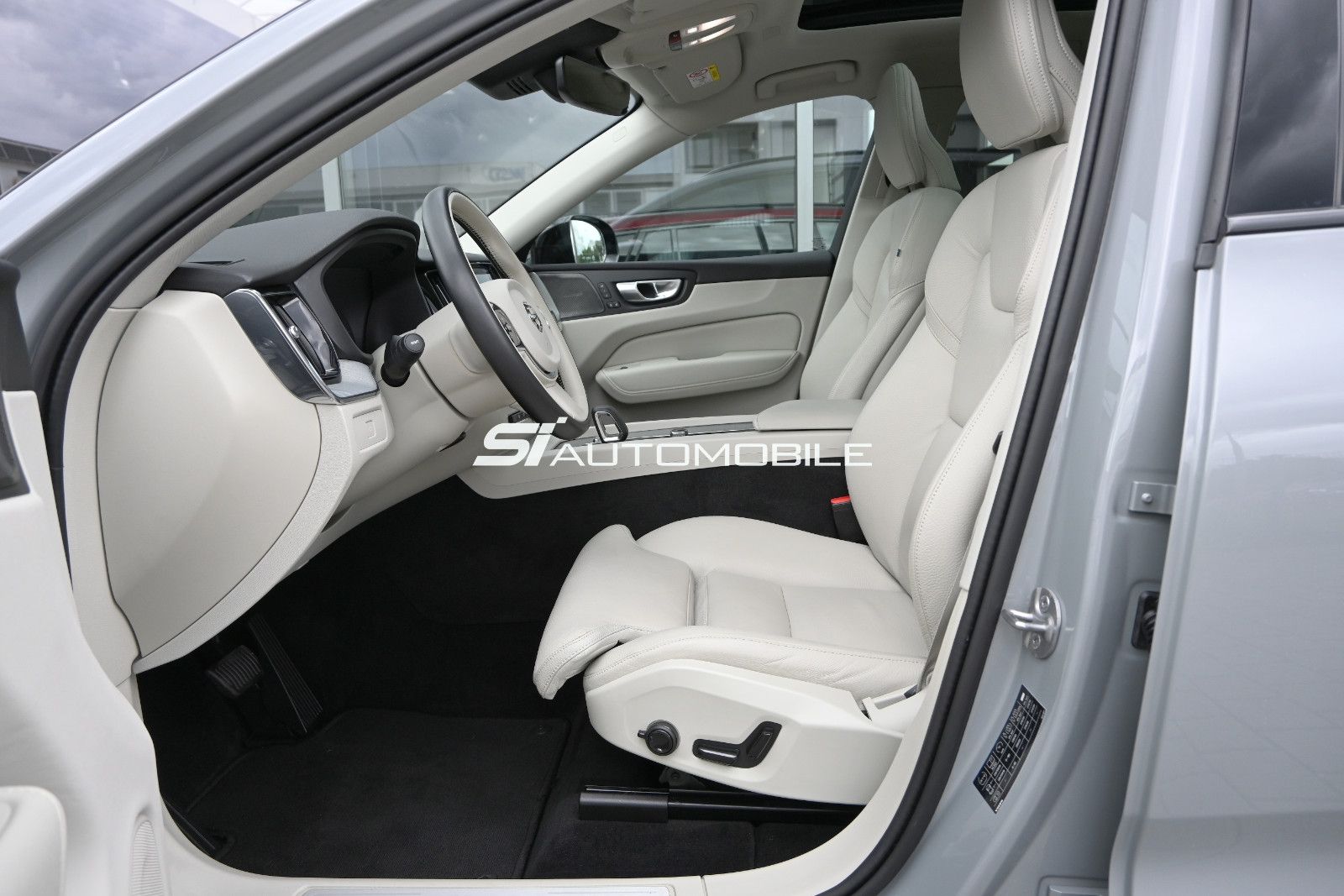 Fahrzeugabbildung Volvo XC60 B4 D AWD Plus Dark °ACC°AHK°PANO°STANDHEIZ°