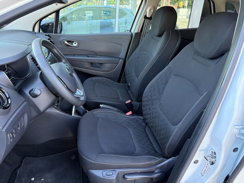 RENAULT Captur - Bild 8