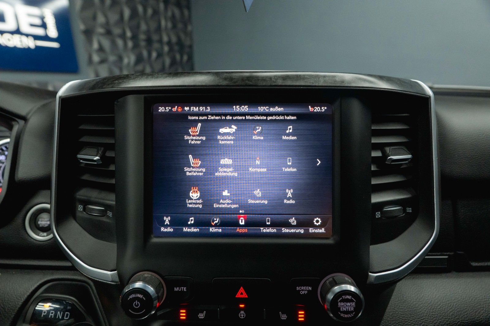 Fahrzeugabbildung Dodge RAM 5.7 V8 HEMI 4x4 OFFROAD Night-Paket *LED*