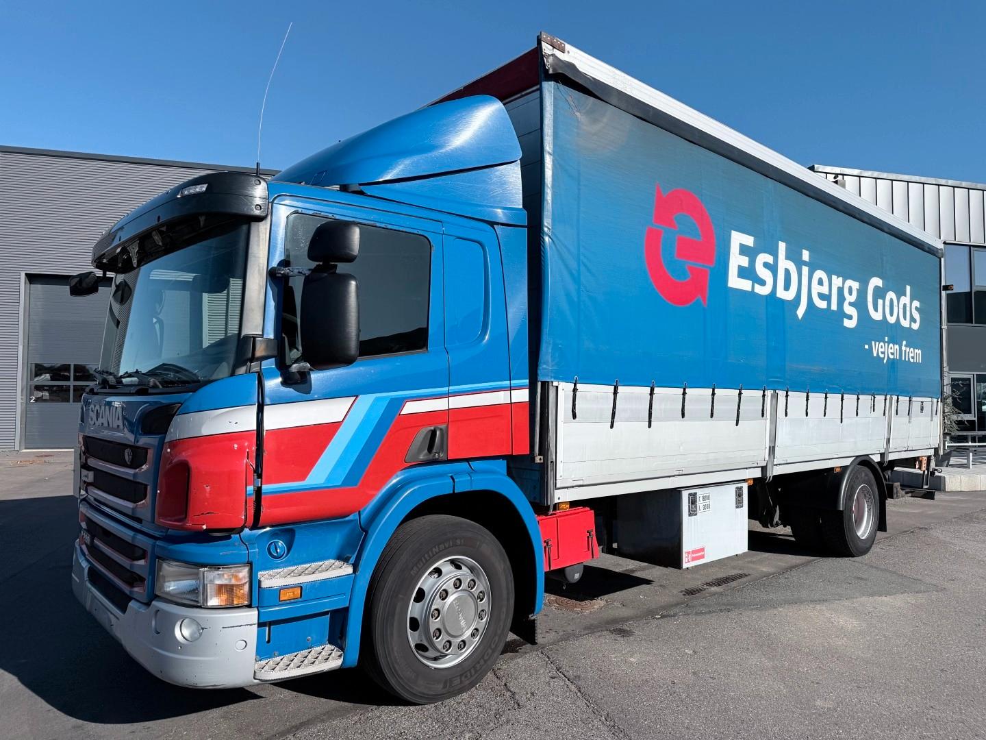 Scania P280 4x2 Euro 5 7,7 m Curtainsider and Tailli