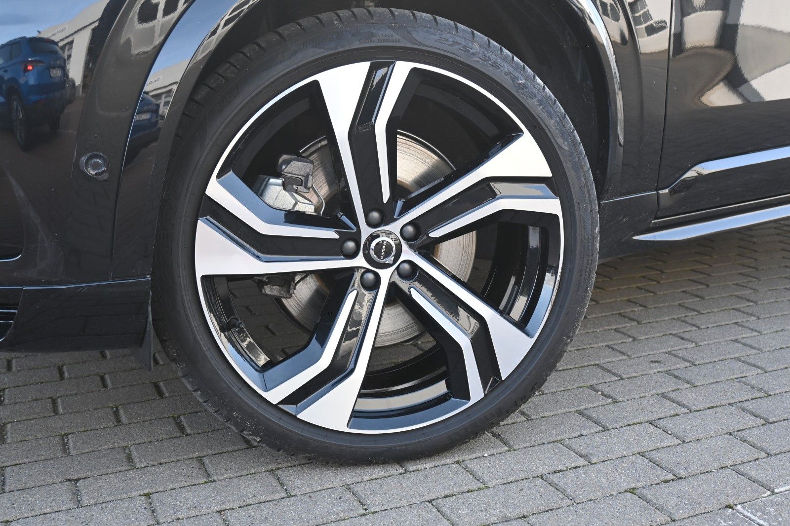 Fahrzeugabbildung Volvo XC90 T8 AWD RC Ultra Dark*LUFT*360°*ACC