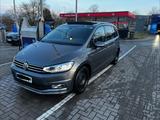 Volkswagen Touran Sound DSG PANO AHK ACC ZAHNRIEMEN - Volkswagen Touran: Zahnriemen