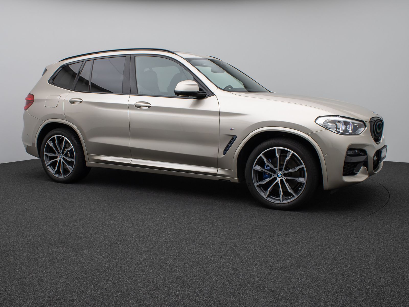 Fahrzeugabbildung BMW X3 xD30d M Sport Panorama Kamera DAB HiFi DisKey