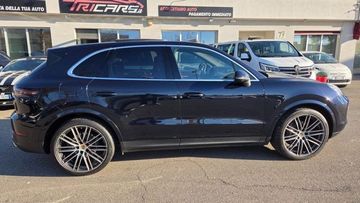 Porsche Cayenne - 5