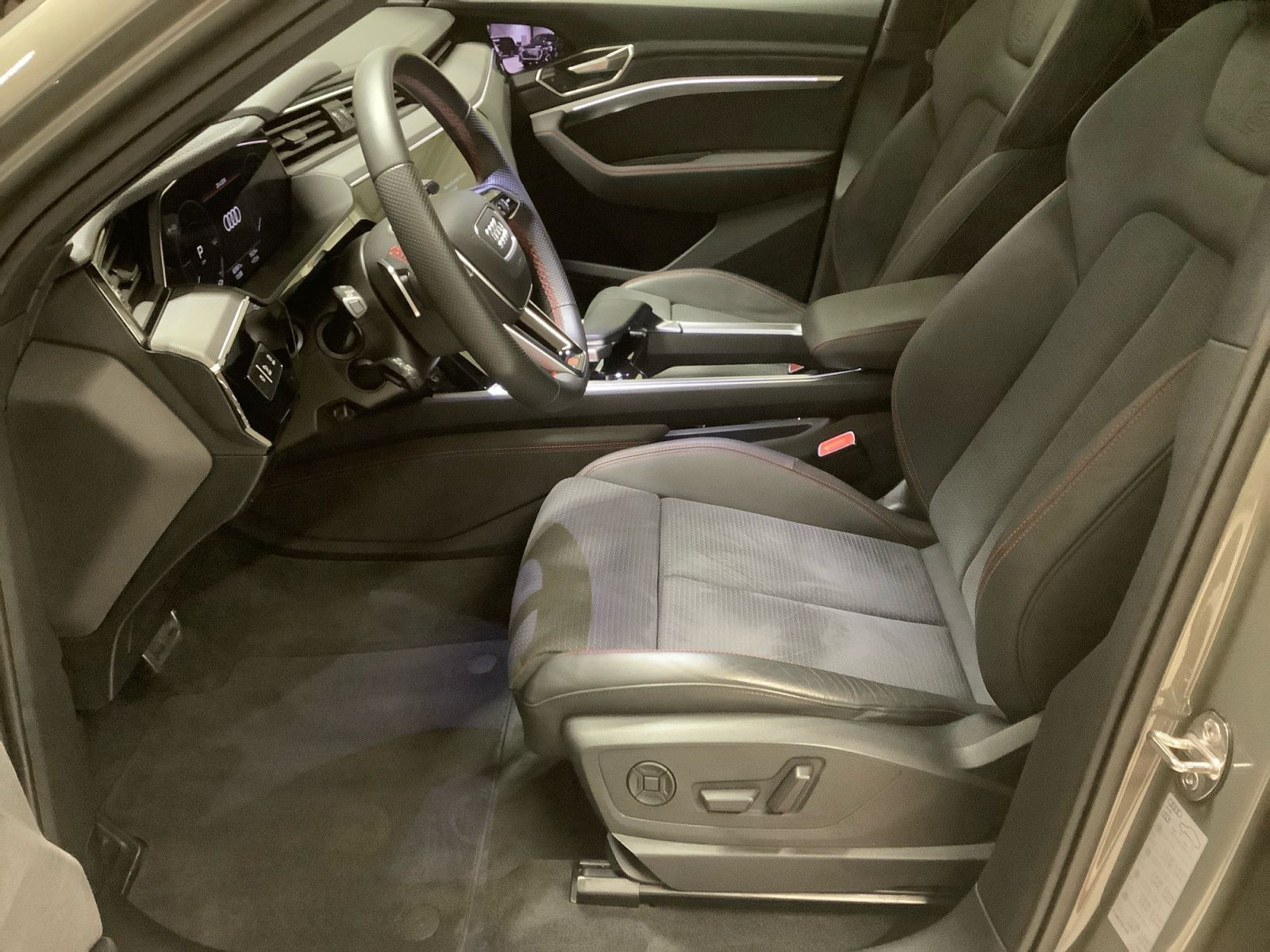 Q8 Sportback e-tron 55 quattro,Headup,Pano,Matri