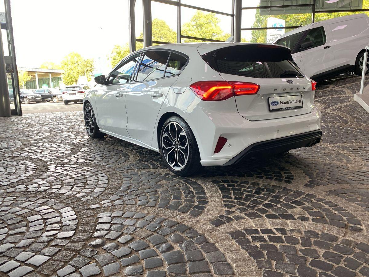 Ford Focus St-Line / Winterpaket/LED/Navi/PDC/CarPlay