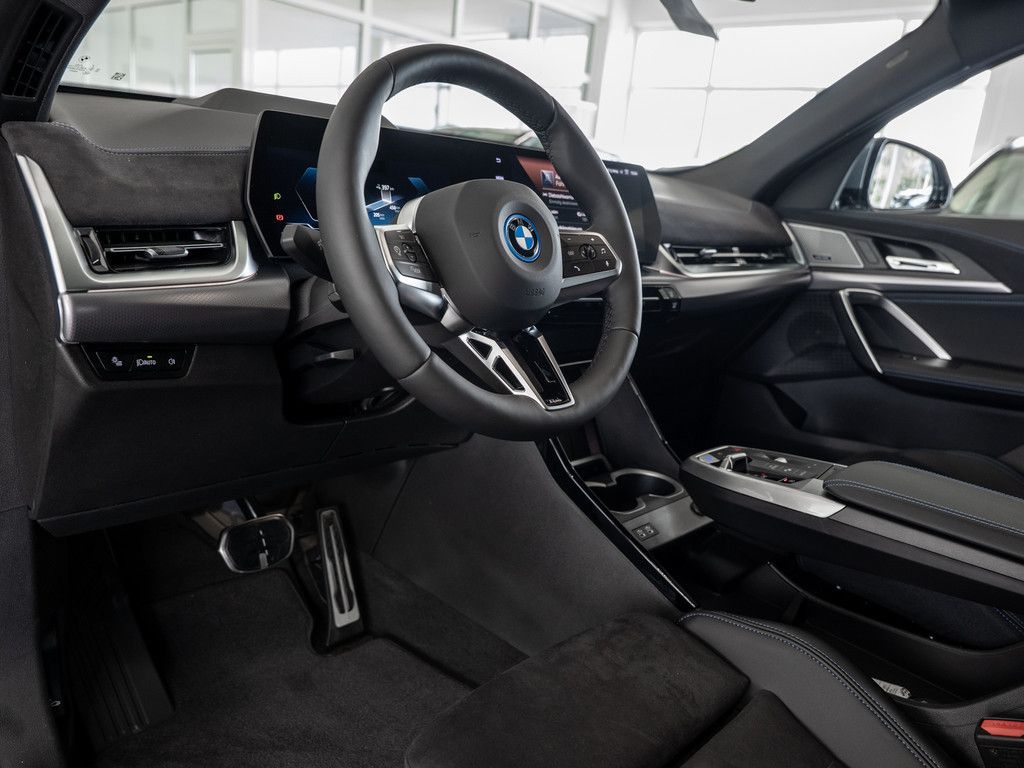 BMW iX2 - Bild 25