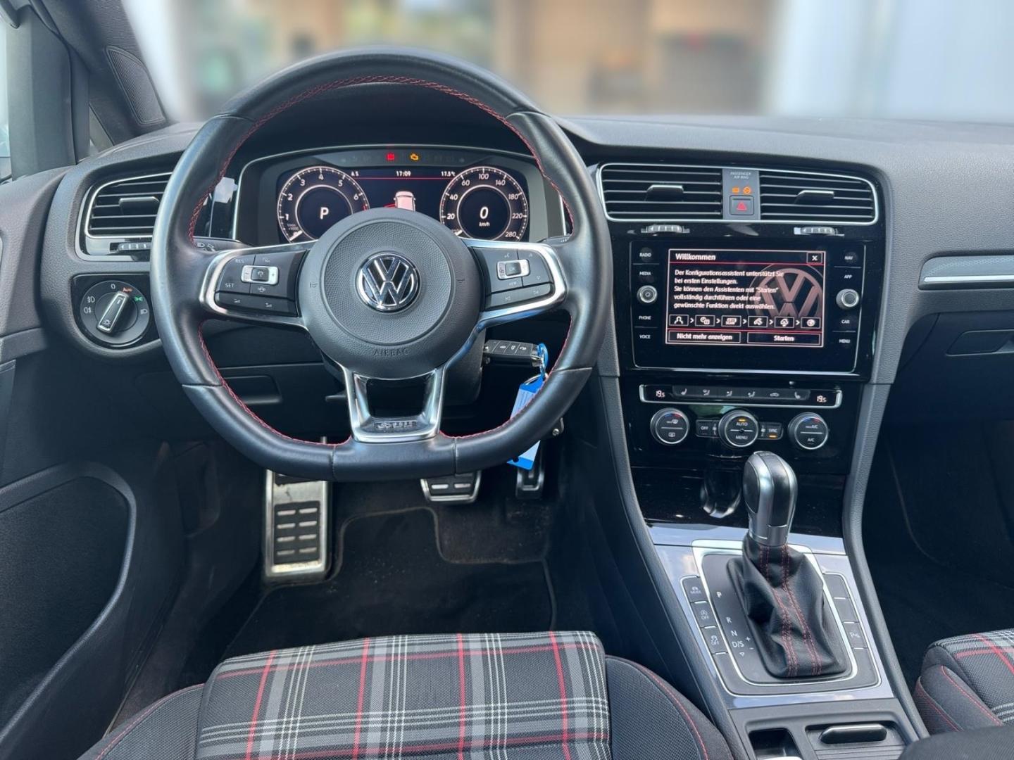 Volkswagen Golf VII GTI Performance 2.0 TSI DSG AHK Navi DC