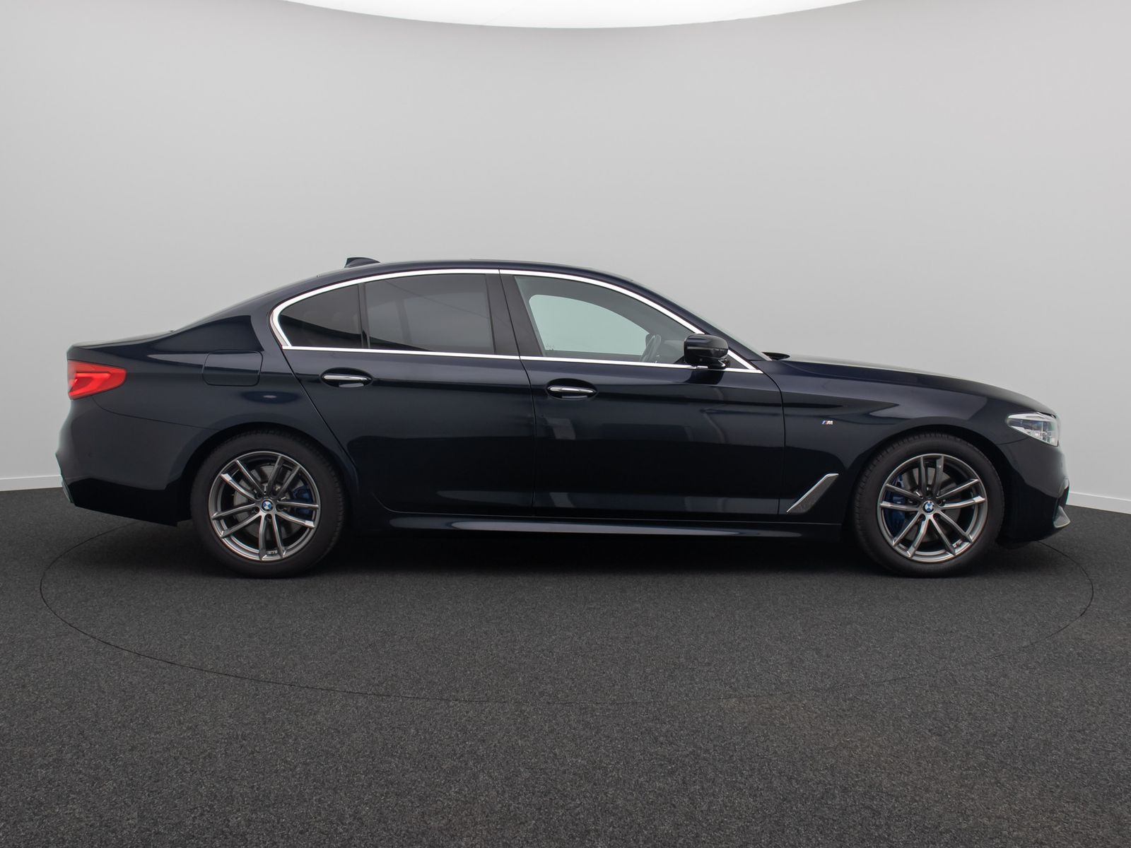 Fahrzeugabbildung BMW 530d xD M Sport 360°Komfort ACC HUD DisplKey H/K