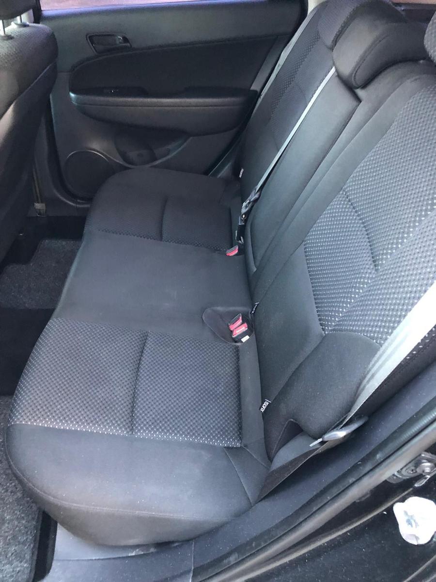 Hyundai i30 2009 — photo 10