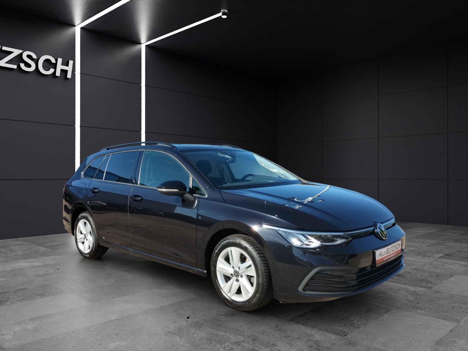 Fahrzeugabbildung Volkswagen Golf VIII Variant Life TDI DSG LED ACC AHK SHZ P