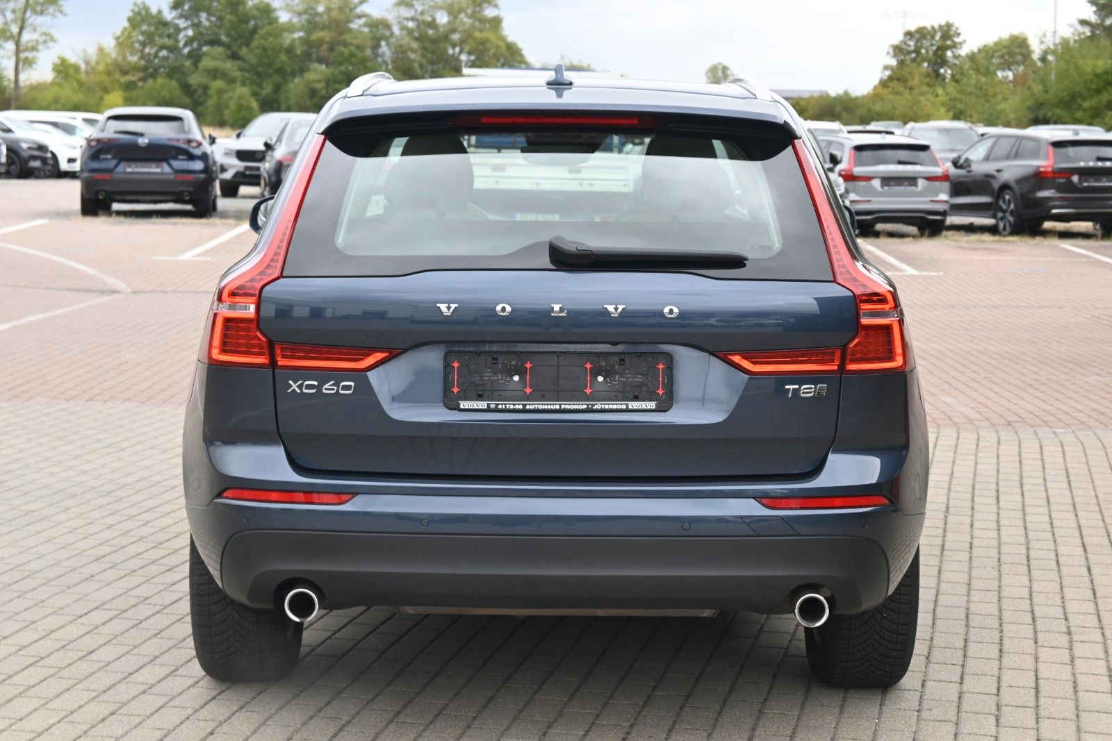 Fahrzeugabbildung Volvo XC60 T8 AWD Momentum Plug-In Hybrid*PANO*BLIS