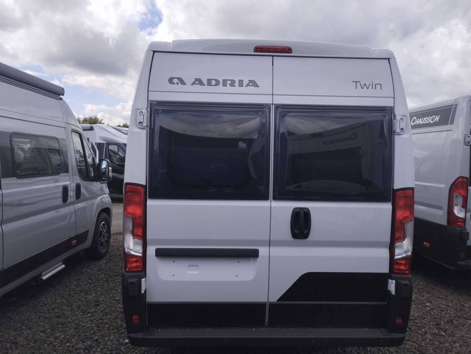 Fahrzeugabbildung Adria Twin Axess 640 SL De Luxe, Alu, Isofix