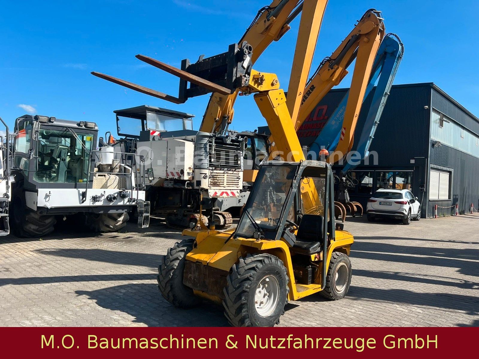 Fahrzeugabbildung Manitou BT 420 / SW /Gabel / 2 t / 4m / 4x4 /