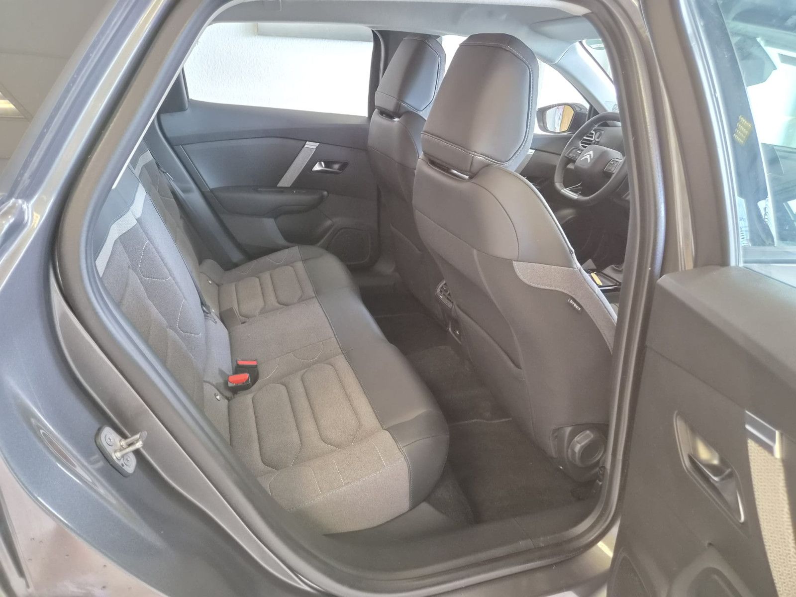 Fahrzeugabbildung Citroën C4 Lim. Plus / LED / NAVI / KAMERA / Sitzhz.