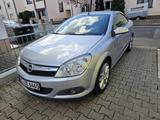 Opel Astra 1.8 Cosmo Automatik Cosmo - gebrauchte Opel Astra aus dem Jahr 2007
