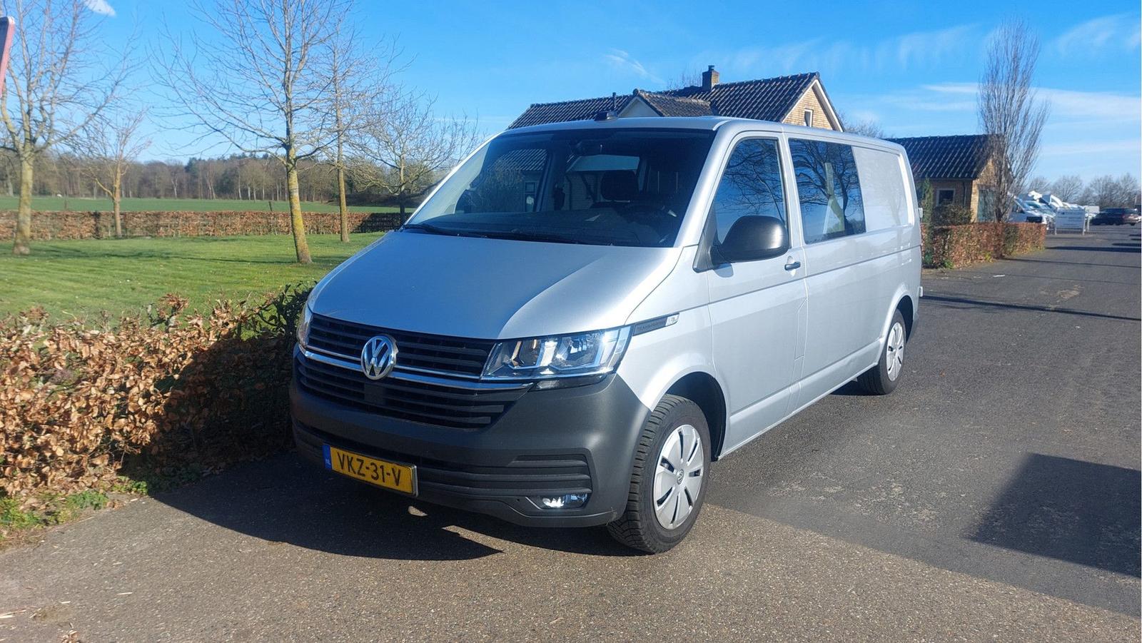 Volkswagen Transporter 2.0 TDI L2H1 30 DC AIRCO/CARPLAY BJ
