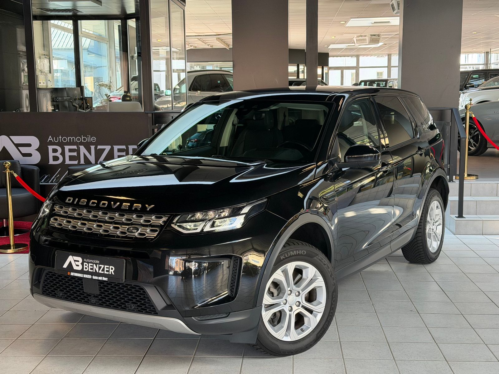 Fahrzeugabbildung Land Rover Discovery Sport S /PANORAMA/HUD/KAMERA/ACC