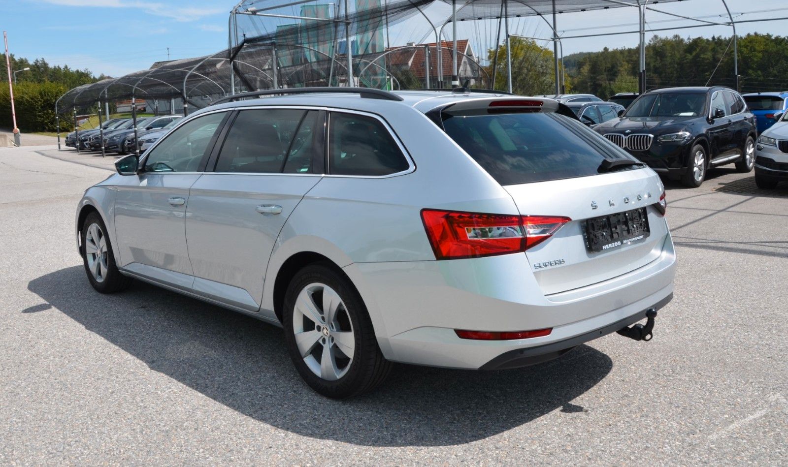 Skoda Superb Kombi 2,0 TDI DSG LED VIRT AHV EXP:17.450 imagem 3