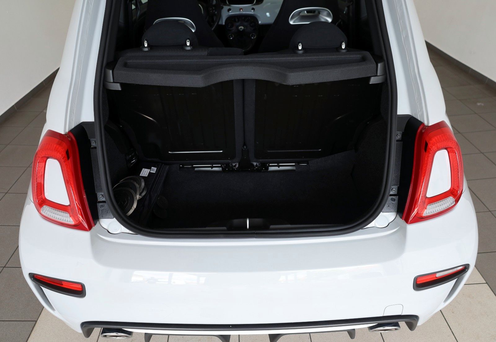 Fahrzeugabbildung Abarth 500 595 Kit ESTETICO ,Navi, MirrorLink, LM19"+WR
