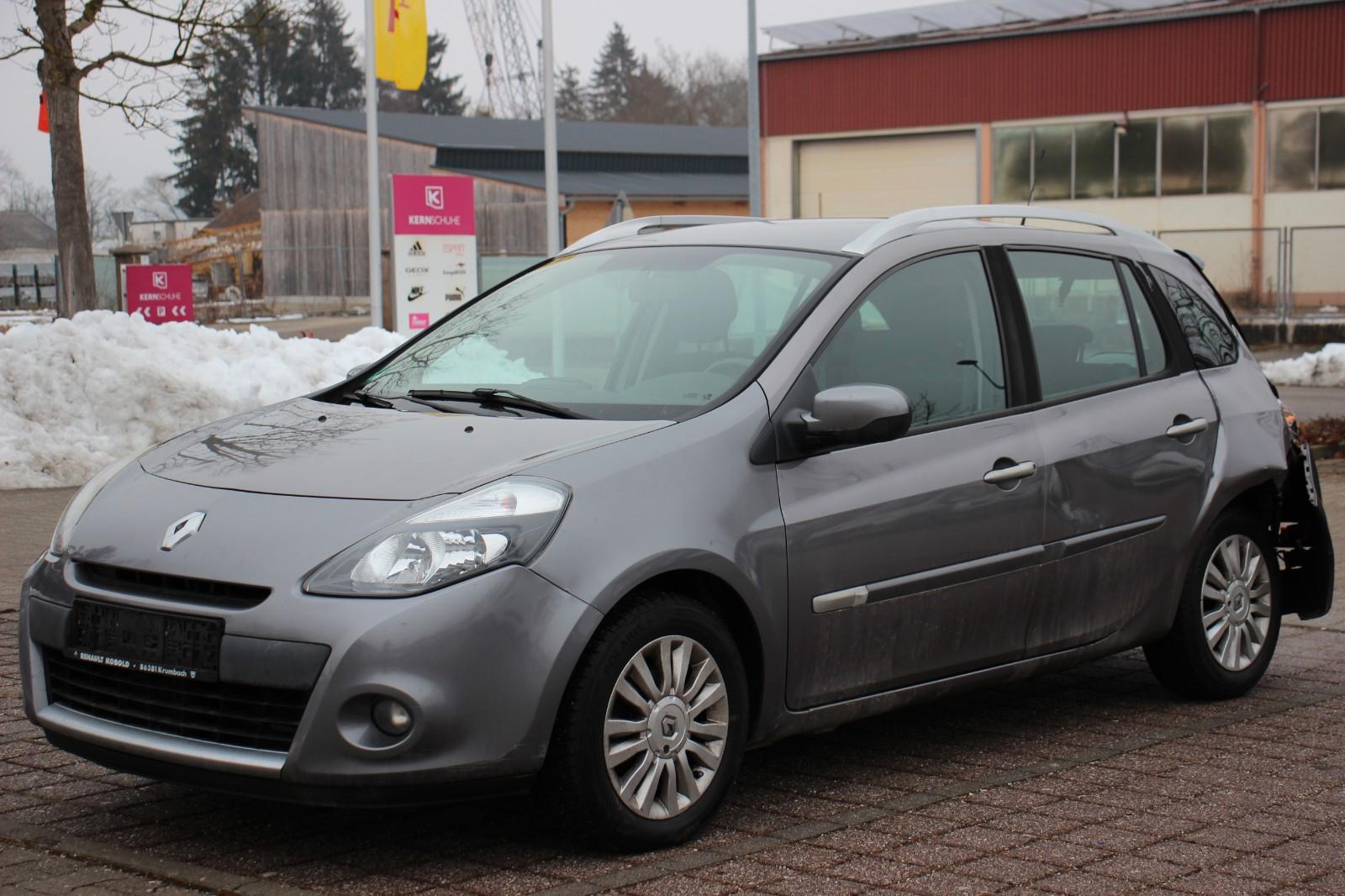 Renault Clio Grandtour 1.2 TCE 100 # Heckschaden