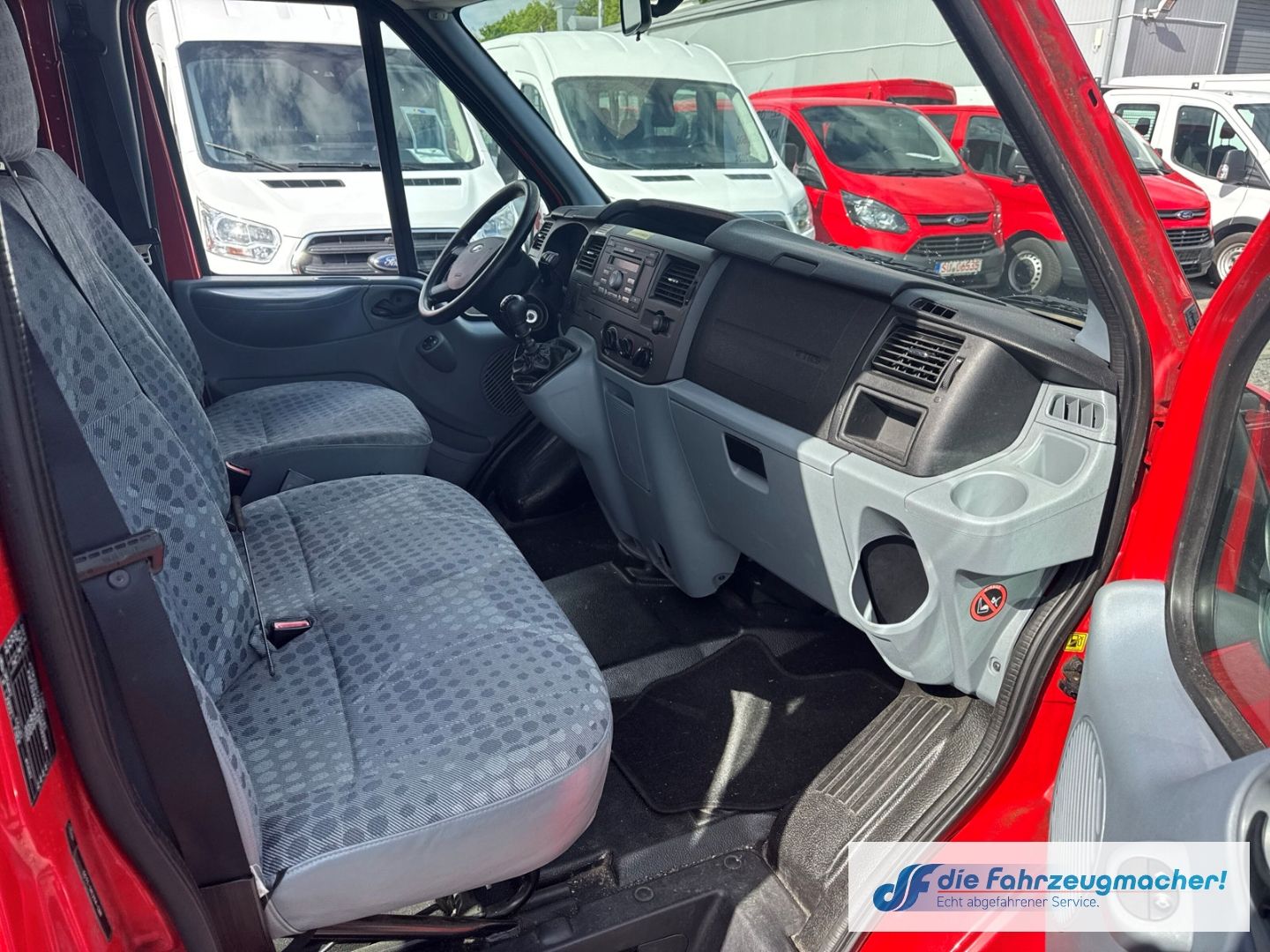Fahrzeugabbildung Ford Transit Kombi FT 280 K Freisprech Allwetterreife