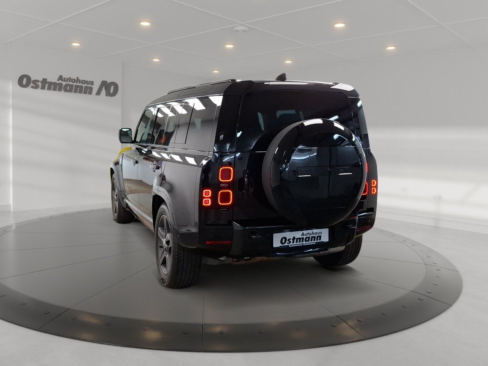 Land Rover Defender 110 3.0 D300 X-Dynamic SE Matrix 360 AH foto 2