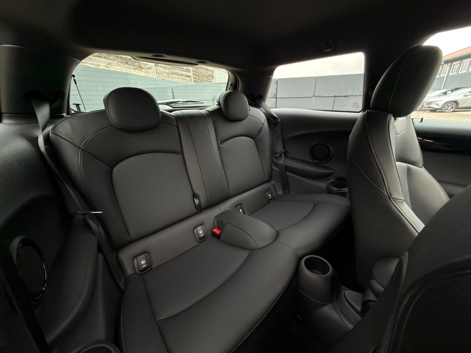 Fahrzeugabbildung MINI Cooper F56 Autom Chili Leder CarPlay Tempo. PDC