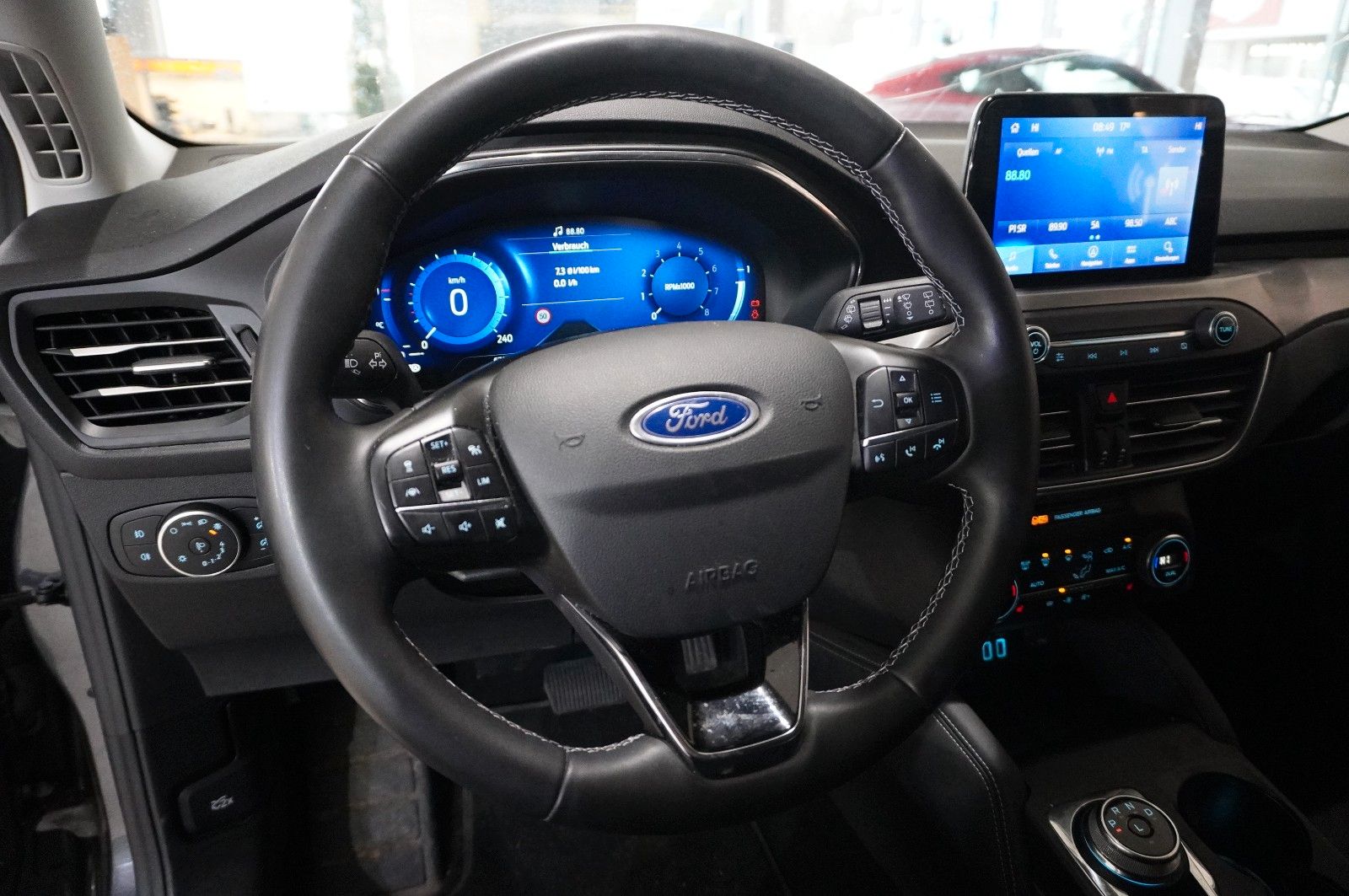 Fahrzeugabbildung Ford Focus Turnier  1.0 TITANIUM X NAVI/LED/KAMERA/SH