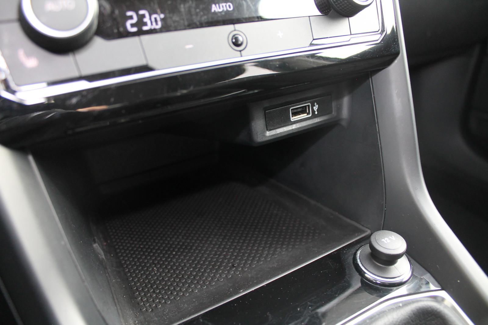 Volkswagen T-Cross Life*ACC*LED*AHK*SHZ*PDC*