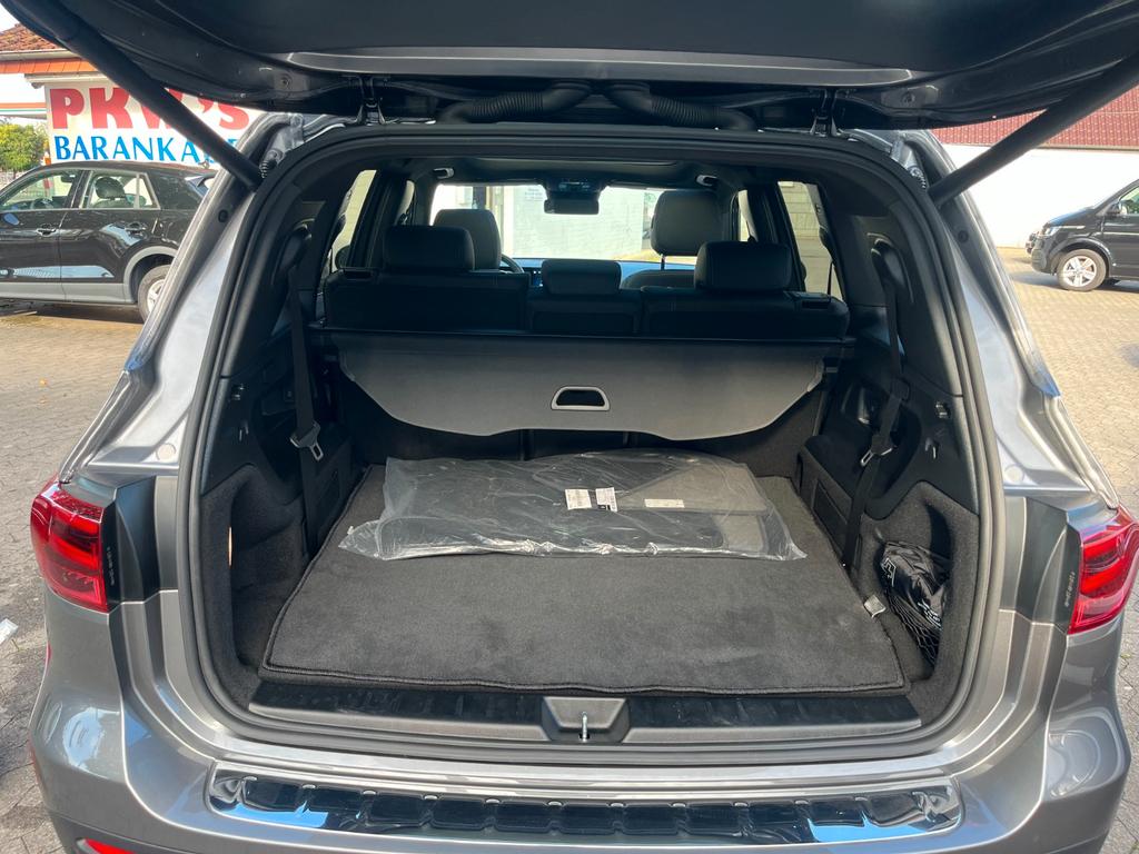 Mercedes-Benz GLB 220