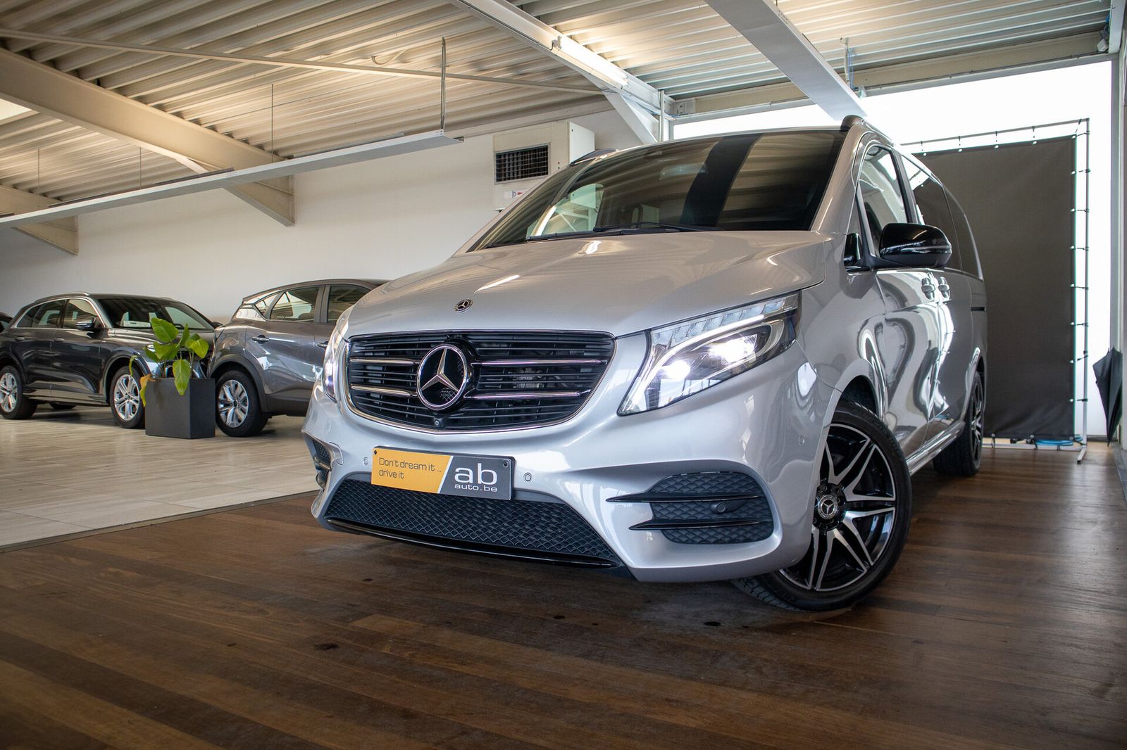 Mercedes-Benz V 250 DUBBELE CABINE, lichte vracht, AMG Line, B