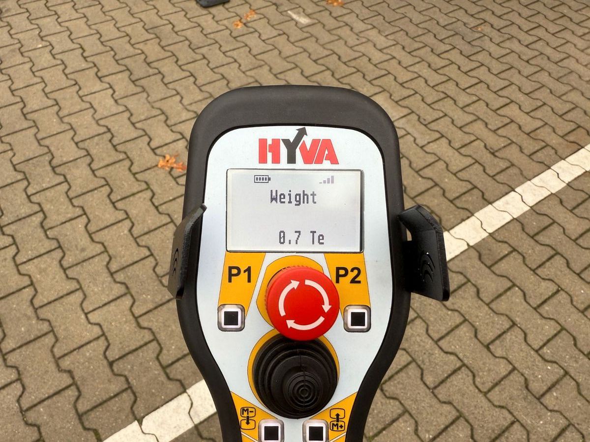 Fahrzeugabbildung MAN TGS 26.520 Absetzkipper HYVA 18 TAZ / Funk / 6x4