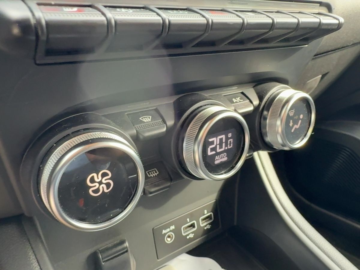 Fahrzeugabbildung Renault Captur ZEN TCe 140 EDC EPH SZH KAMERA