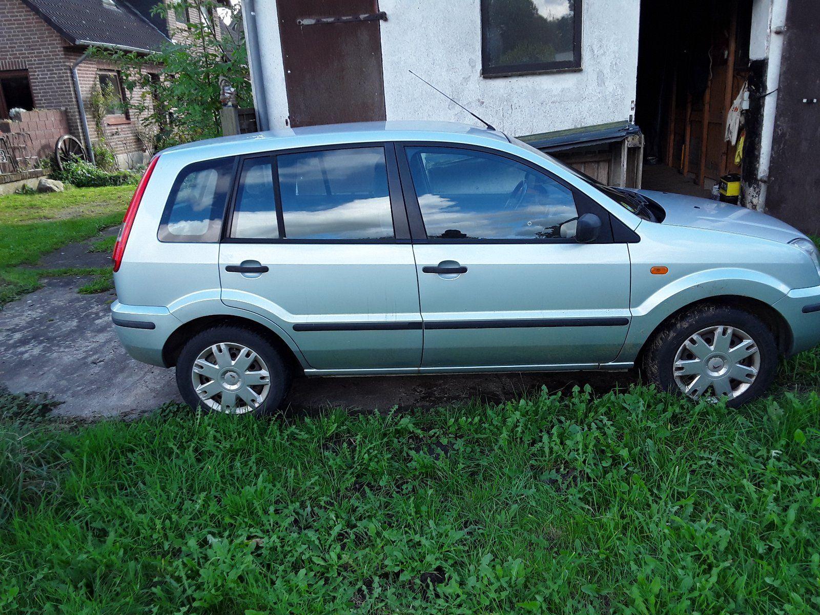 Ford Fusion 2004 — photo 9