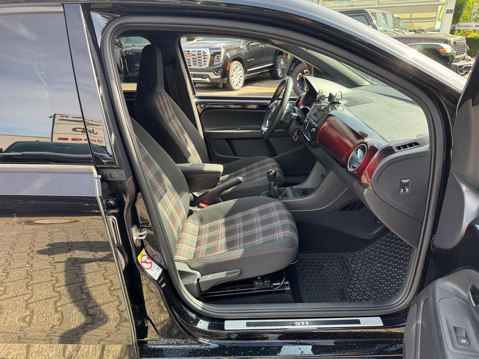 Volkswagen Up 1.0 TSI GTI, миниатюра 16