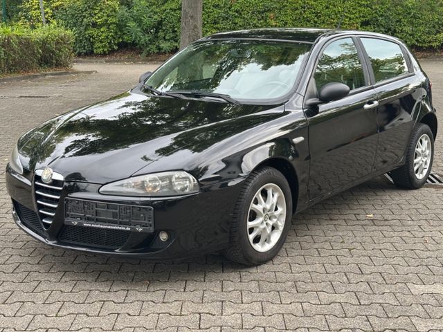 Alfa Romeo Alfa 147 1.6 16V TS Distinctive*KLIMAAUT*LEDER*