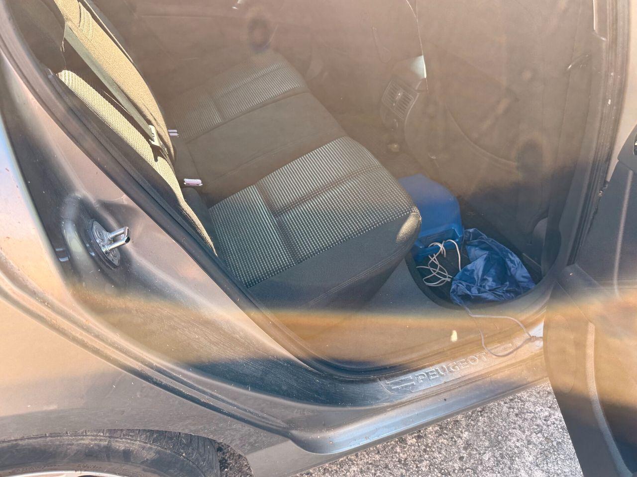 Peugeot 407 2005 — photo 14