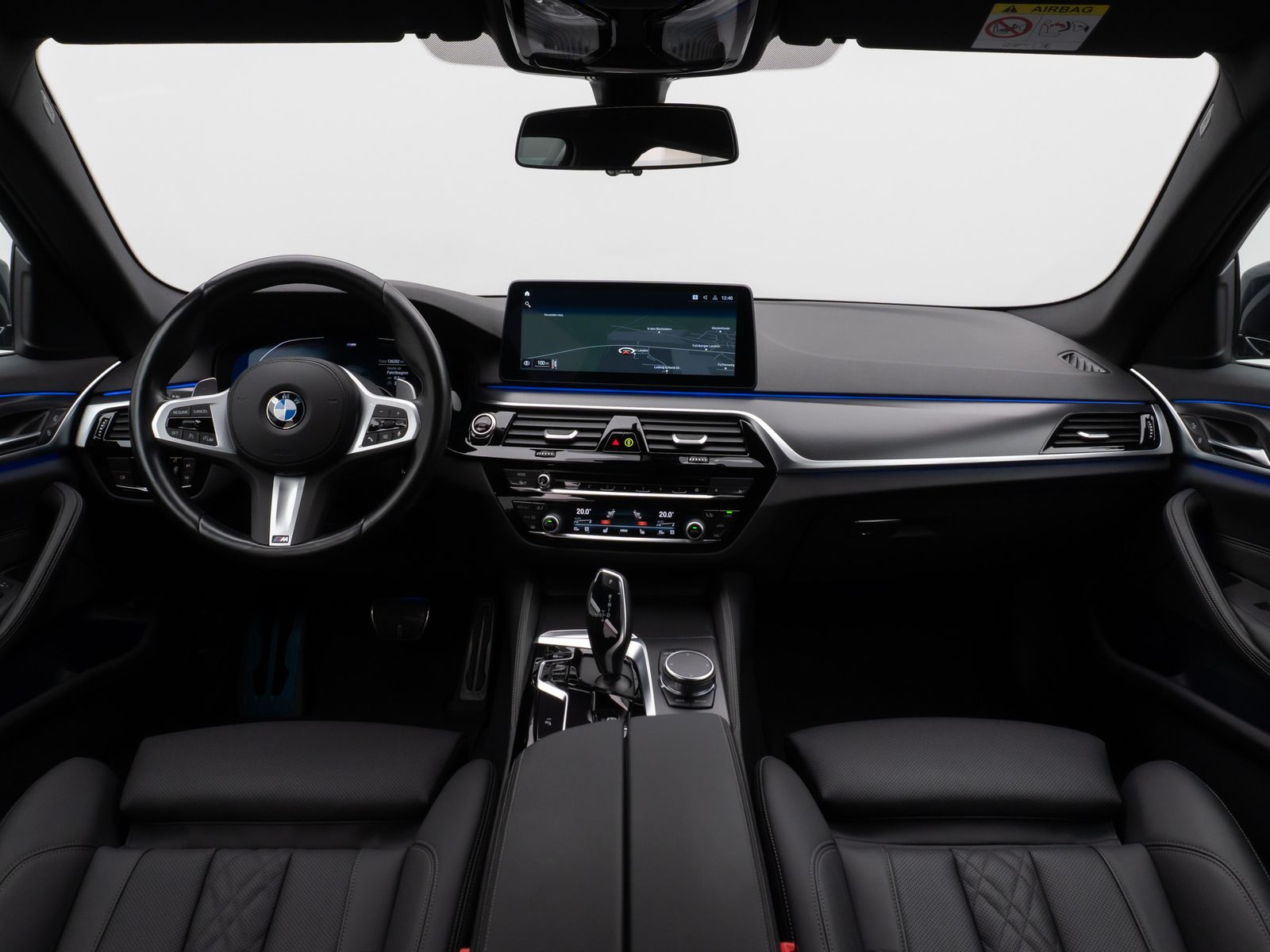 Fahrzeugabbildung BMW 520d xD M Sport Kamera HUD DAB 4xKlima Alarm AHK