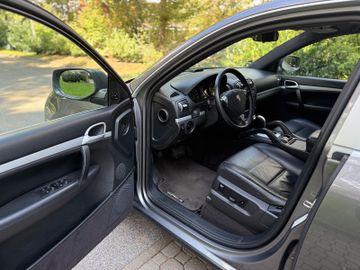 Porsche Cayenne - 10