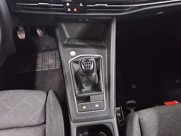 Volkswagen Golf - 6