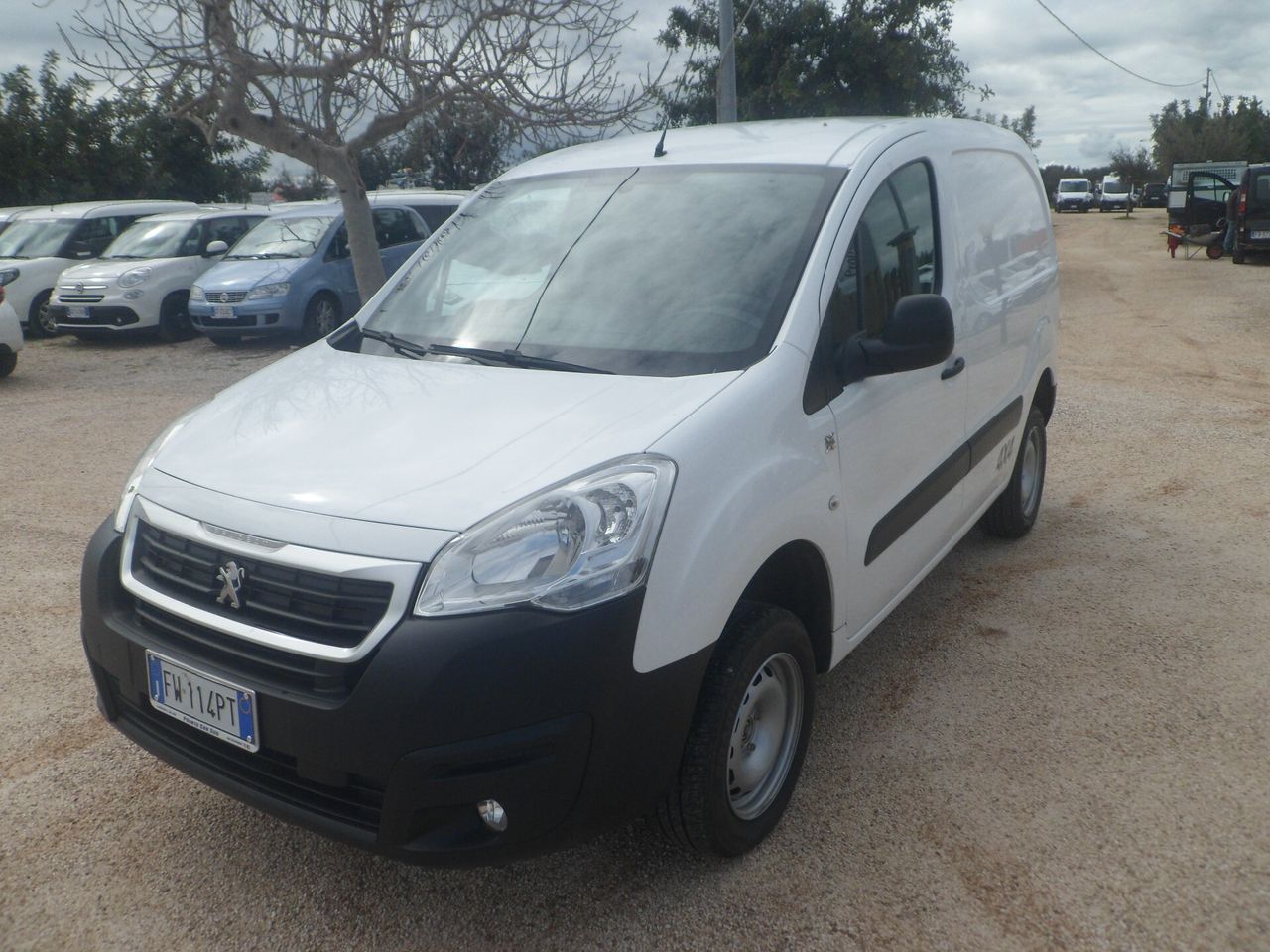 PEUGEOT Partner