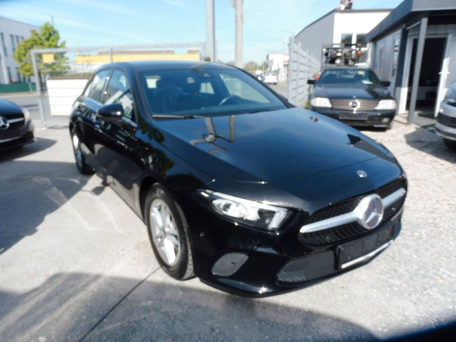 MERCEDES-BENZ A 200 FACELIFT LED NAVI SPUR PARK