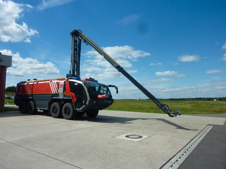 Andere FFLF Panther Flughafen Löschfahrzeug Airp