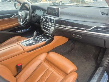 BMW 740 - 7