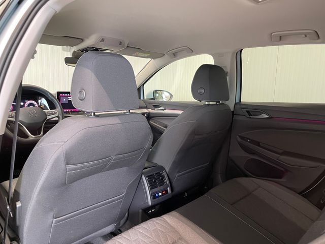 Golf VIII Life 1.5 eTSI DSG LED RFK SHZ ACC